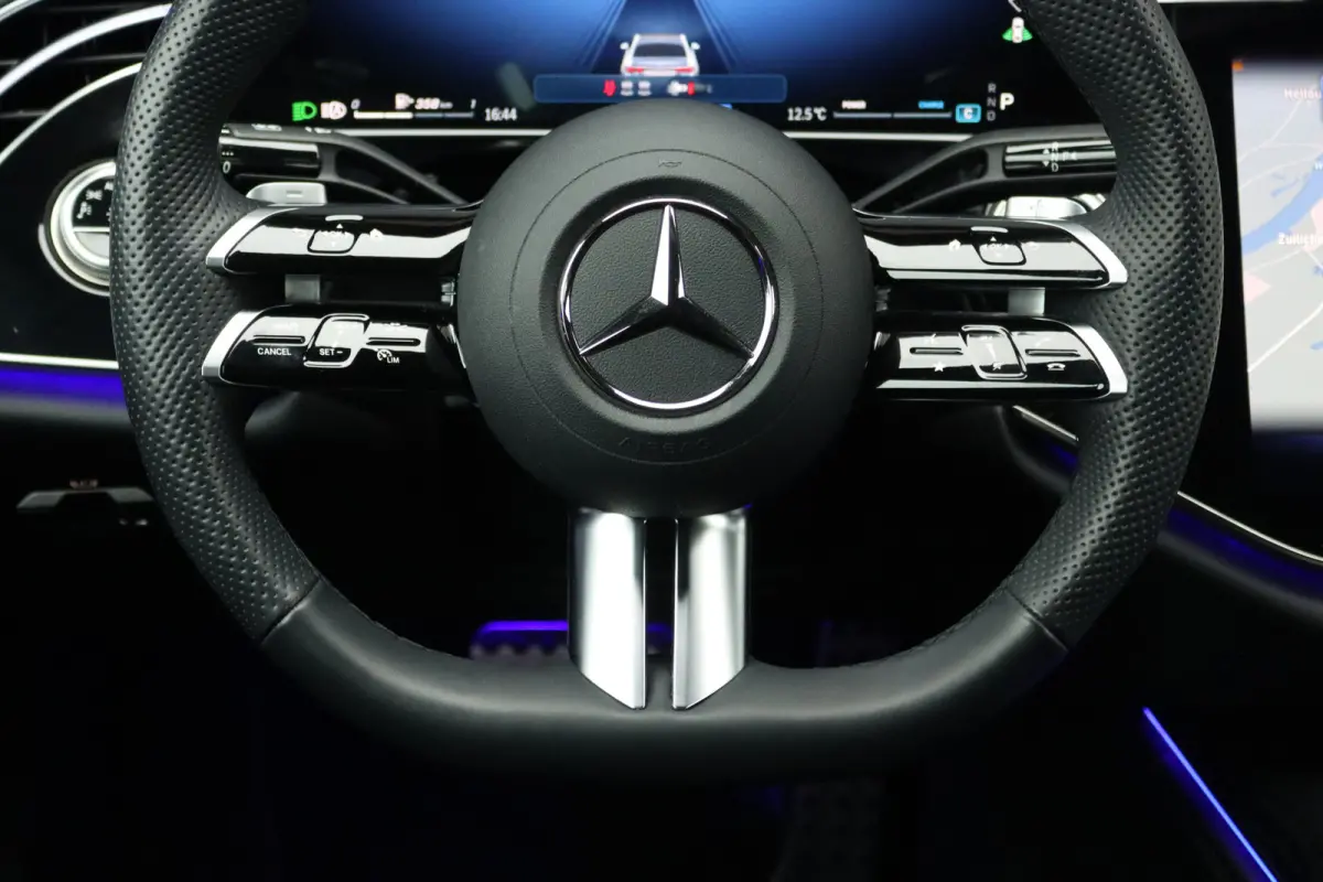 220 d AMG Line | Hyperscreen | Distronic | Memory | Surround Camera | Keyless Go | Verwarmd Stuurwiel | Digital Light | Nightpakket | Dodehoekassistent |