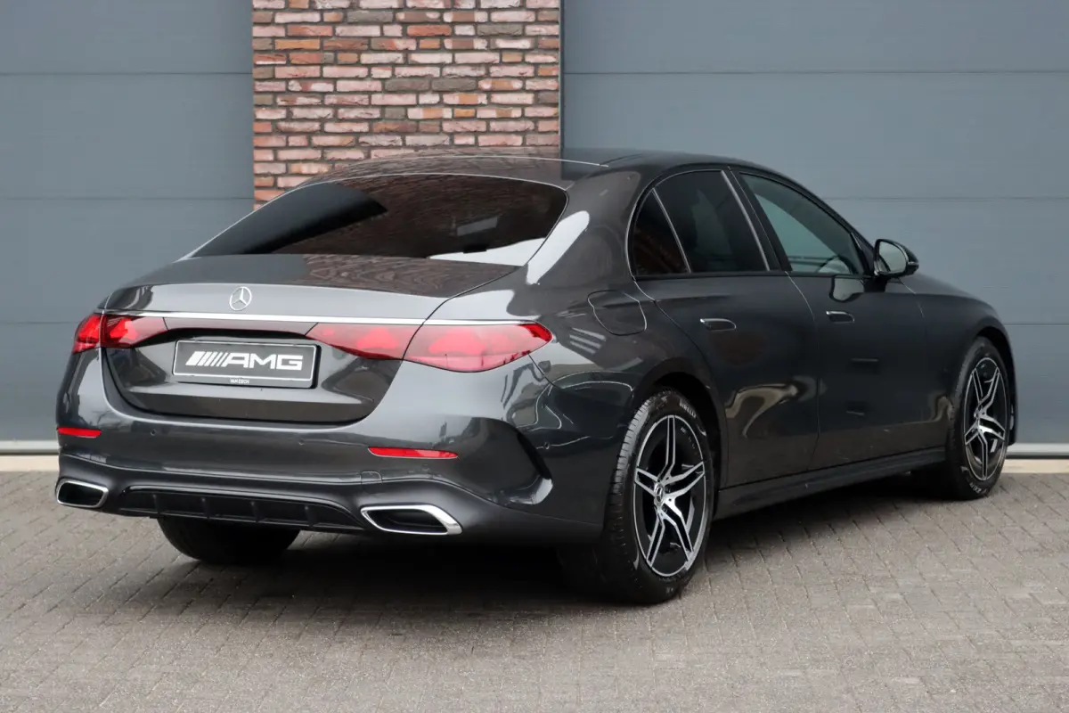 220 d AMG Line | Hyperscreen | Distronic | Memory | Surround Camera | Keyless Go | Verwarmd Stuurwiel | Digital Light | Nightpakket | Dodehoekassistent |