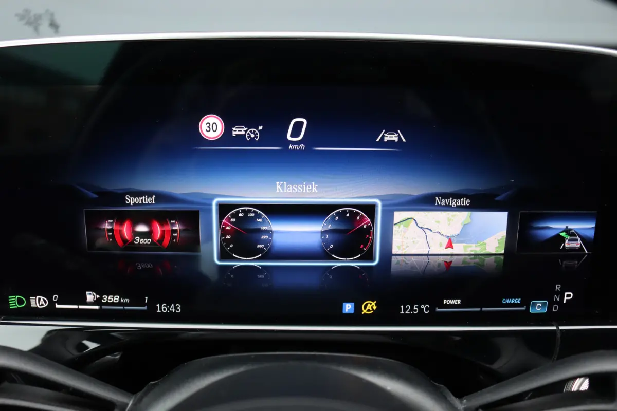220 d AMG Line | Hyperscreen | Distronic | Memory | Surround Camera | Keyless Go | Verwarmd Stuurwiel | Digital Light | Nightpakket | Dodehoekassistent |