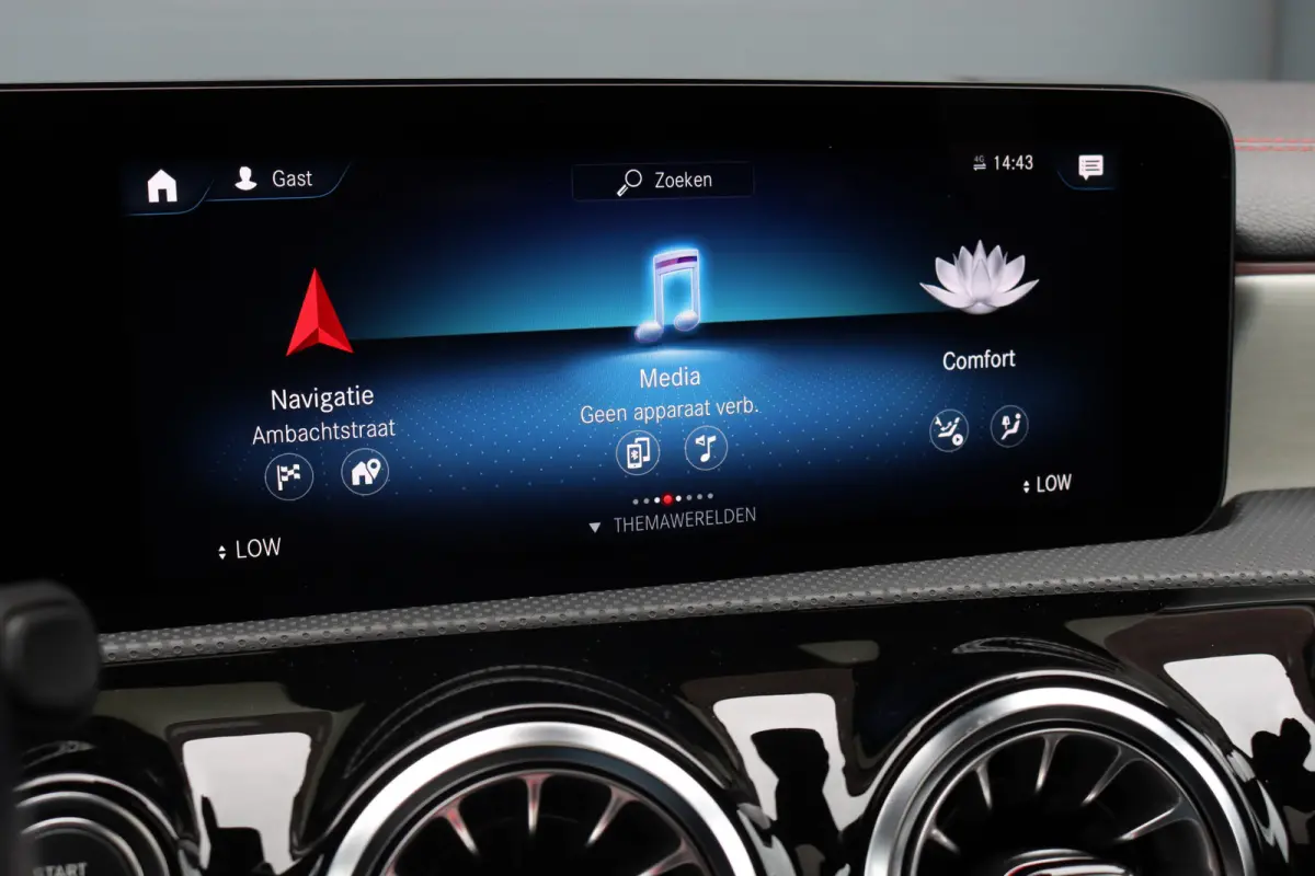 250 e AMG Line | Panoramadak | Distronic+ | Memory | HUD | Surround Camera | Keyless Go | Widescreen | Sfeerverlichting |