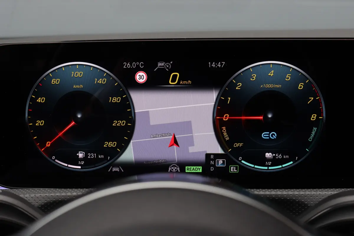 250 e AMG Line | Panoramadak | Distronic+ | Memory | HUD | Surround Camera | Keyless Go | Widescreen | Sfeerverlichting |