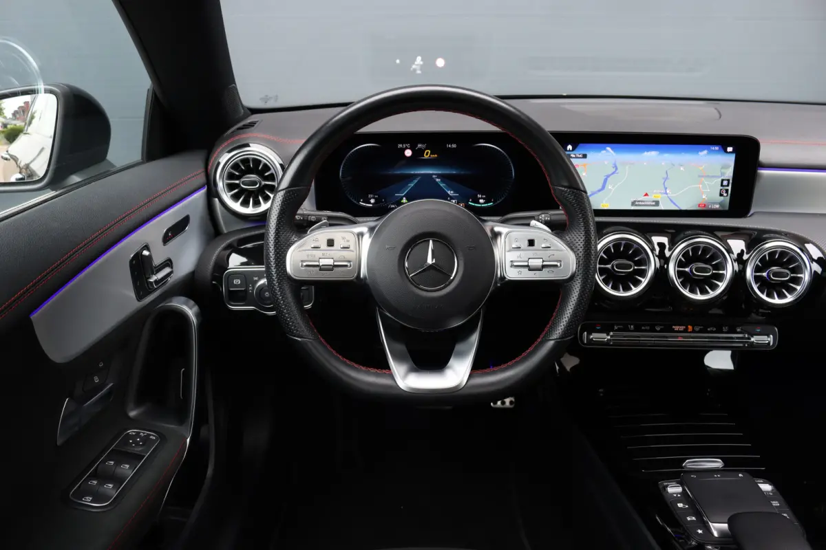 250 e AMG Line | Panoramadak | Distronic+ | Memory | HUD | Surround Camera | Keyless Go | Widescreen | Sfeerverlichting |