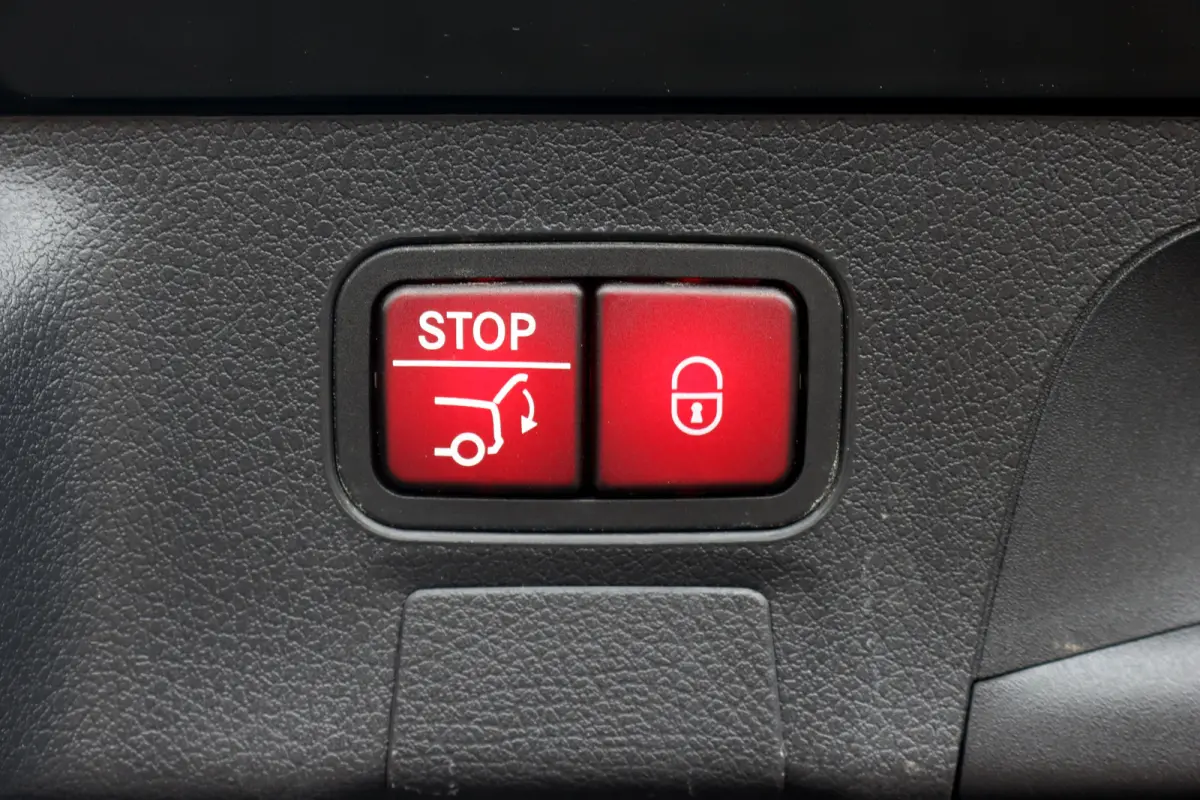 250 e AMG Line | Panoramadak | Distronic+ | Memory | HUD | Surround Camera | Keyless Go | Widescreen | Sfeerverlichting |