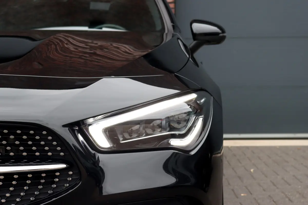 250 e AMG Line | Panoramadak | Distronic+ | Memory | HUD | Surround Camera | Keyless Go | Widescreen | Sfeerverlichting |