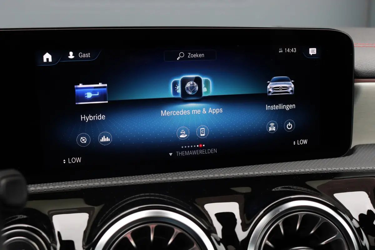 250 e AMG Line | Panoramadak | Distronic+ | Memory | HUD | Surround Camera | Keyless Go | Widescreen | Sfeerverlichting |