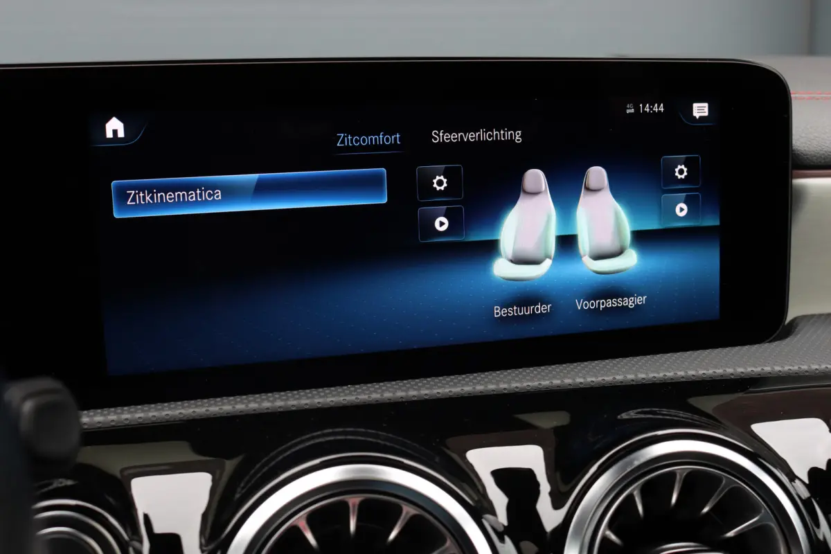 250 e AMG Line | Panoramadak | Distronic+ | Memory | HUD | Surround Camera | Keyless Go | Widescreen | Sfeerverlichting |