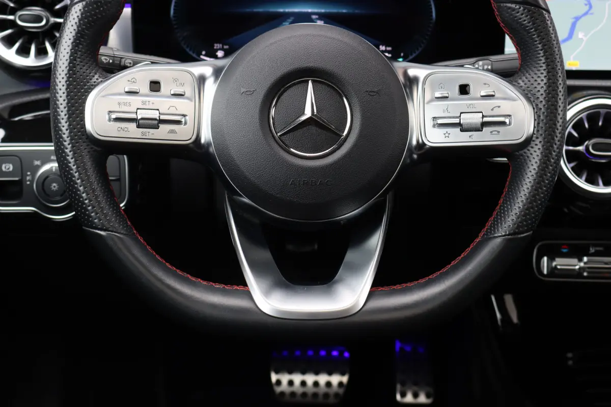 250 e AMG Line | Panoramadak | Distronic+ | Memory | HUD | Surround Camera | Keyless Go | Widescreen | Sfeerverlichting |