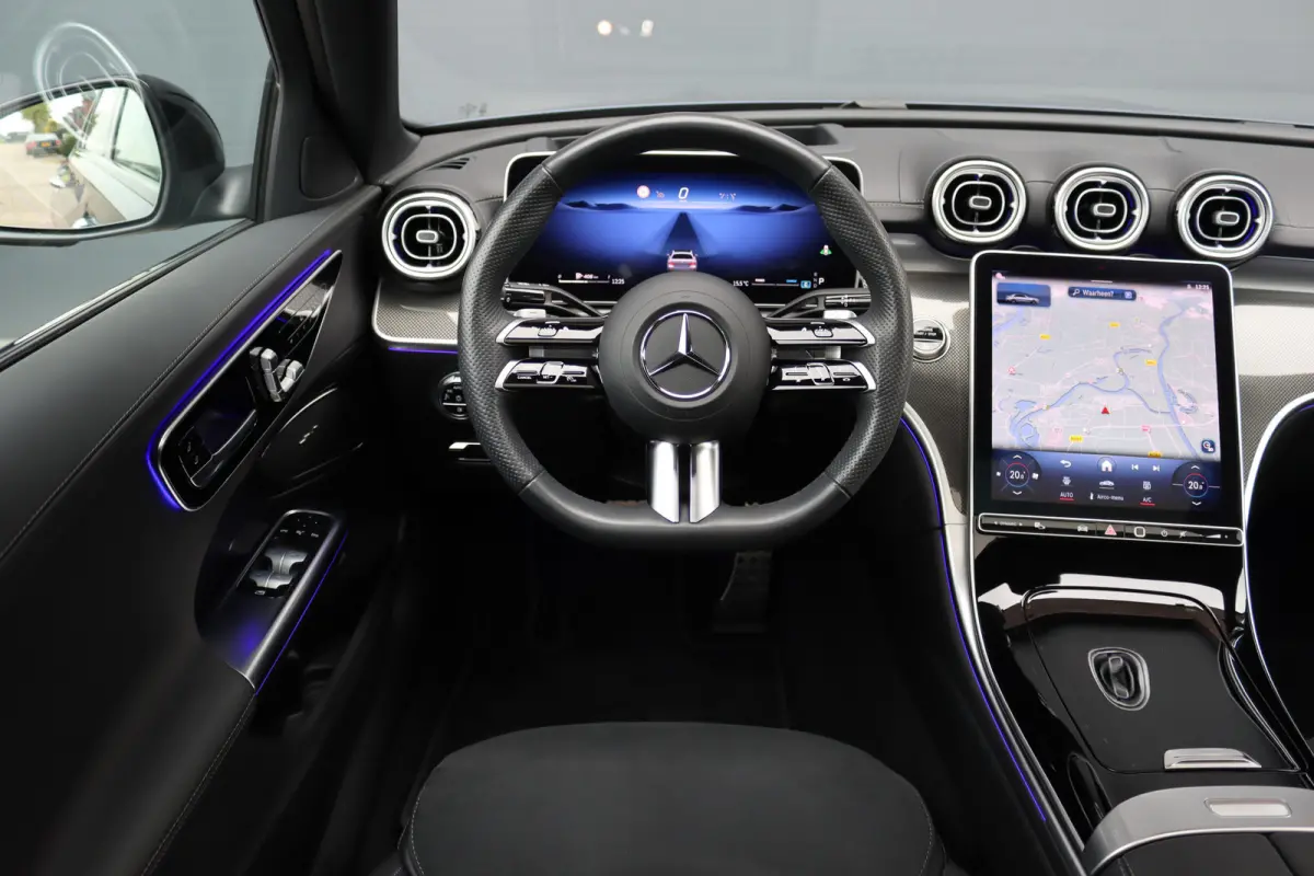 220 d AMG Line | Panoramadak | Surround Camera | Memory | Digital Light | Advanced Sound System | HUD | Keyless Go | Verwarmd Stuurwiel | Augmented Reality |
