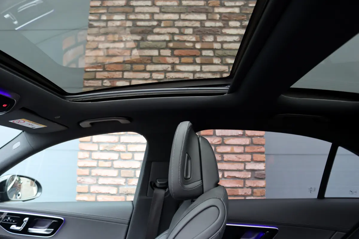 220 d AMG Line | Panoramadak | Surround Camera | Memory | Digital Light | Advanced Sound System | HUD | Keyless Go | Verwarmd Stuurwiel | Augmented Reality |