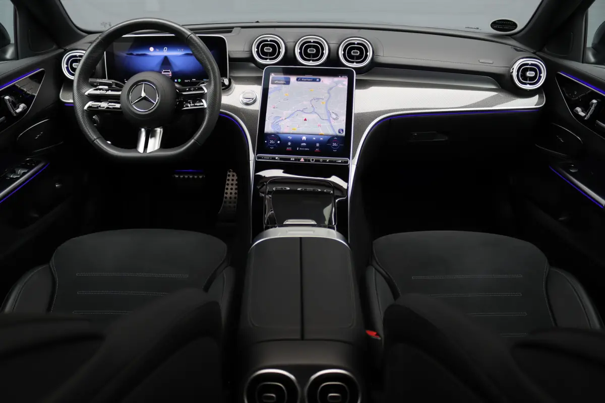 220 d AMG Line | Panoramadak | Surround Camera | Memory | Digital Light | Advanced Sound System | HUD | Keyless Go | Verwarmd Stuurwiel | Augmented Reality |