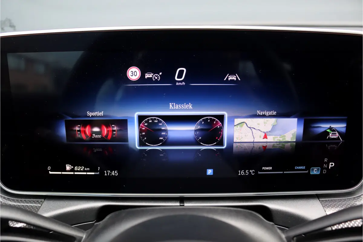 200 AMG Line | Distronic Pro | Panoramadak | Memory | Burmester | Verwarmd Stuurwiel | Digital Light | Keyless Go | Camera | Stoelverwarming |