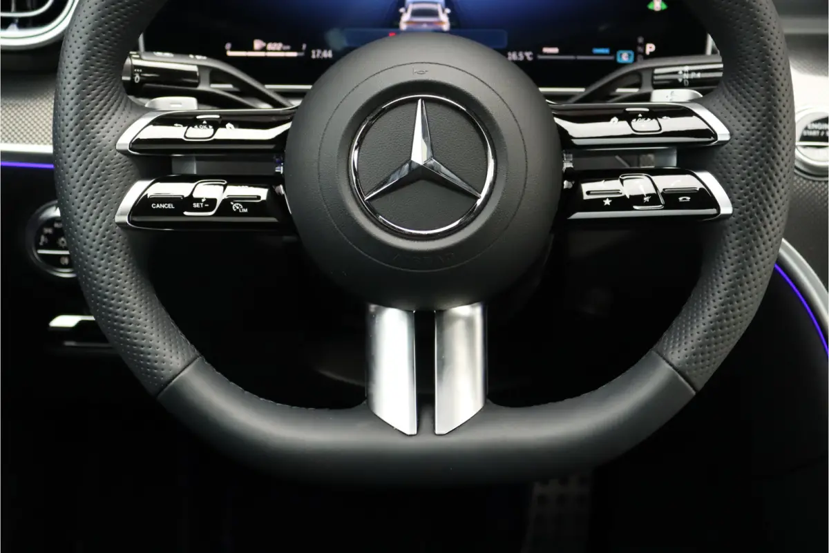 200 AMG Line | Distronic Pro | Panoramadak | Memory | Burmester | Verwarmd Stuurwiel | Digital Light | Keyless Go | Camera | Stoelverwarming |