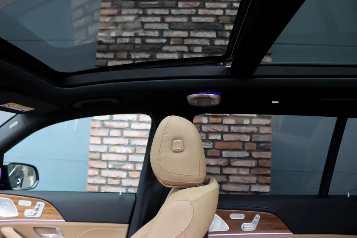 580 V8 4MATIC AMG Line | Facelift | Airmatic | Panoramadak | Massage | Stoelventilatie | Memory | Burmester High End | HUD | Surround Camera | Trekhaak | Soft-Close | Vlakkenverwarming |