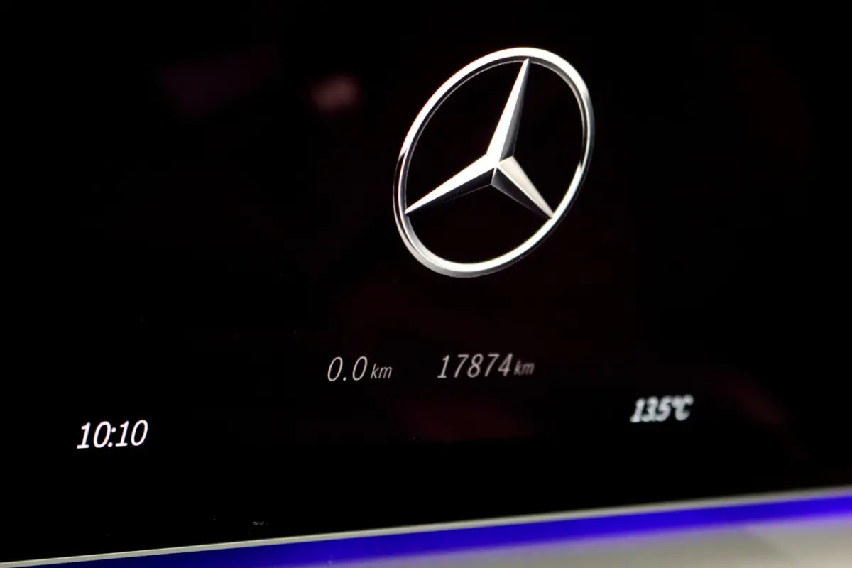 580 V8 4MATIC AMG Line | Facelift | Airmatic | Panoramadak | Massage | Stoelventilatie | Memory | Burmester High End | HUD | Surround Camera | Trekhaak | Soft-Close | Vlakkenverwarming |