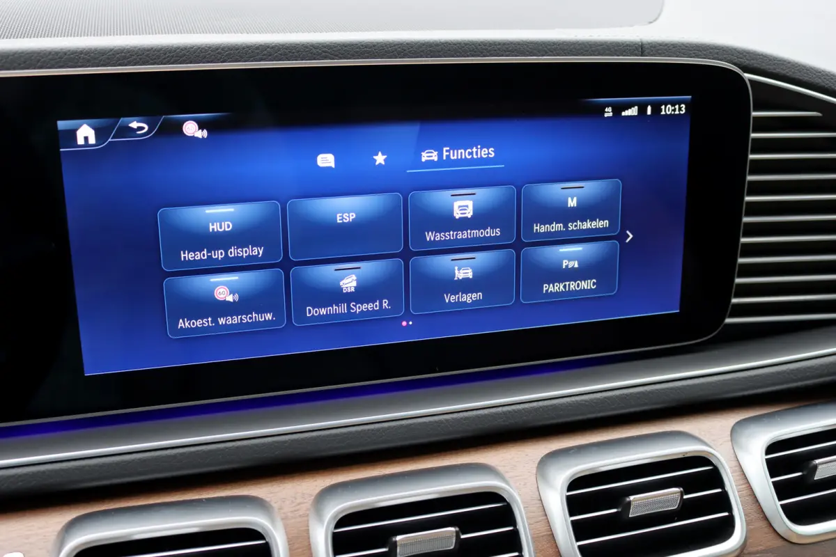 580 V8 4MATIC AMG Line | Facelift | Airmatic | Panoramadak | Massage | Stoelventilatie | Memory | Burmester High End | HUD | Surround Camera | Trekhaak | Soft-Close | Vlakkenverwarming |