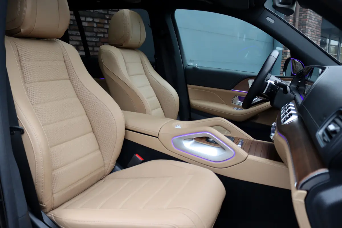 580 V8 4MATIC AMG Line | Facelift | Airmatic | Panoramadak | Massage | Stoelventilatie | Memory | Burmester High End | HUD | Surround Camera | Trekhaak | Soft-Close | Vlakkenverwarming |