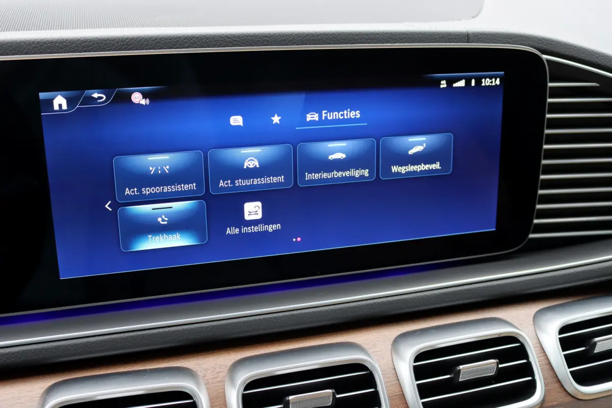 580 V8 4MATIC AMG Line | Facelift | Airmatic | Panoramadak | Massage | Stoelventilatie | Memory | Burmester High End | HUD | Surround Camera | Trekhaak | Soft-Close | Vlakkenverwarming |