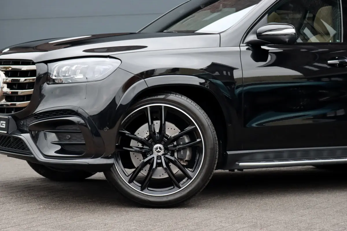 580 V8 4MATIC AMG Line | Facelift | Airmatic | Panoramadak | Massage | Stoelventilatie | Memory | Burmester High End | HUD | Surround Camera | Trekhaak | Soft-Close | Vlakkenverwarming |
