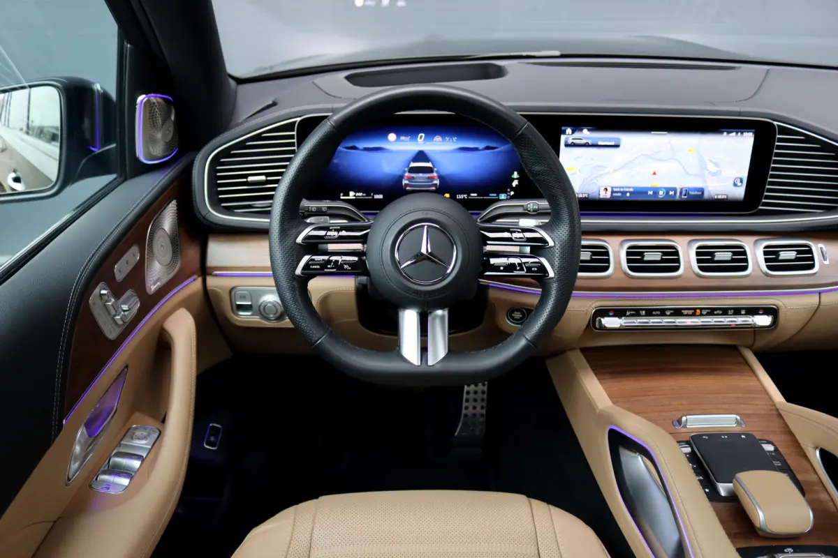 580 V8 4MATIC AMG Line | Facelift | Airmatic | Panoramadak | Massage | Stoelventilatie | Memory | Burmester High End | HUD | Surround Camera | Trekhaak | Soft-Close | Vlakkenverwarming |