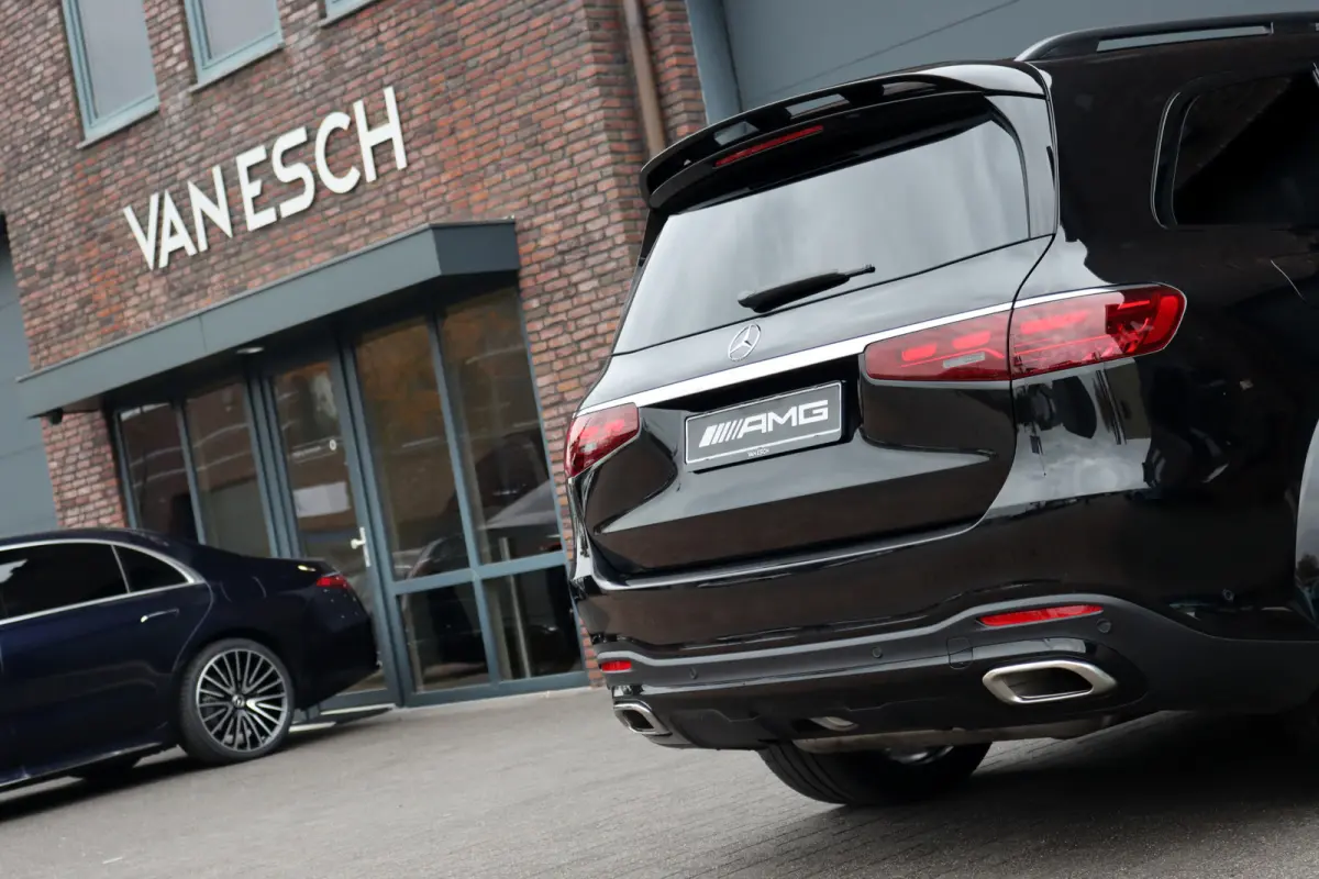 580 V8 4MATIC AMG Line | Facelift | Airmatic | Panoramadak | Massage | Stoelventilatie | Memory | Burmester High End | HUD | Surround Camera | Trekhaak | Soft-Close | Vlakkenverwarming |