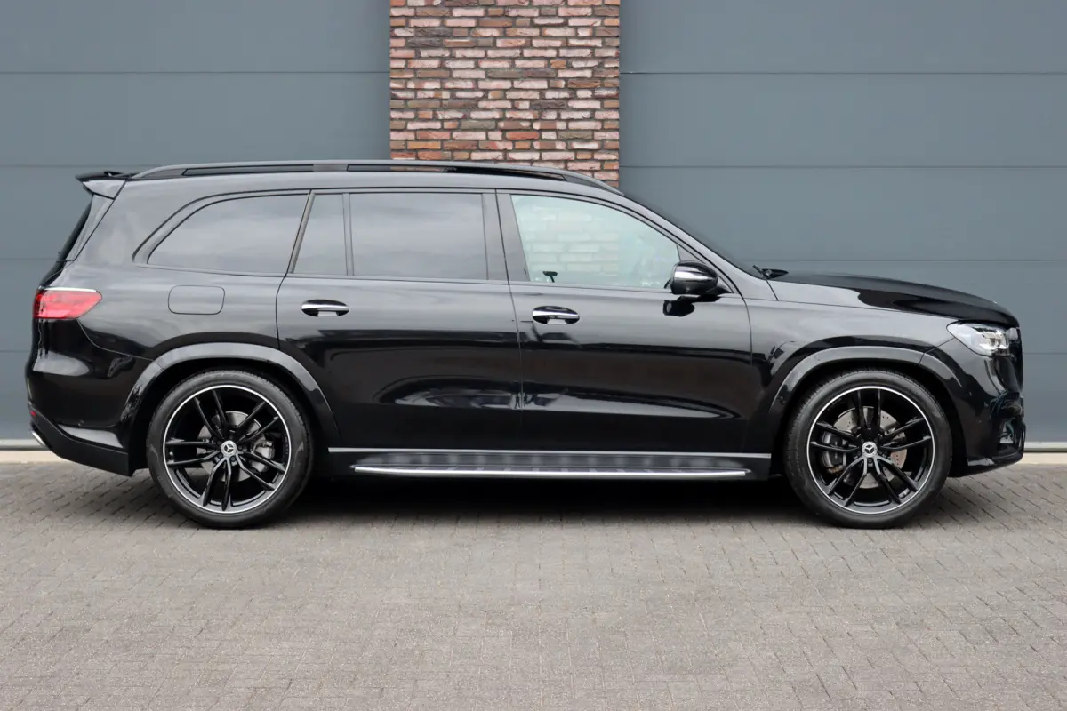 580 V8 4MATIC AMG Line | Facelift | Airmatic | Panoramadak | Massage | Stoelventilatie | Memory | Burmester High End | HUD | Surround Camera | Trekhaak | Soft-Close | Vlakkenverwarming |