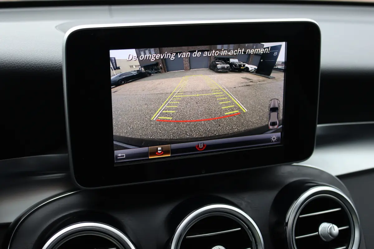 250 4MATIC AMG Line | Schuifdak | Dodehoekassistent | Nightpakket | Stoelverwarming | Camera | Zitcomfortpakket | Navigatie | Cruise Control | High Perf. LED |