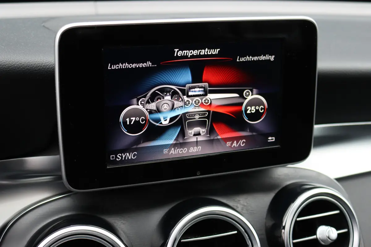 250 4MATIC AMG Line | Schuifdak | Dodehoekassistent | Nightpakket | Stoelverwarming | Camera | Zitcomfortpakket | Navigatie | Cruise Control | High Perf. LED |