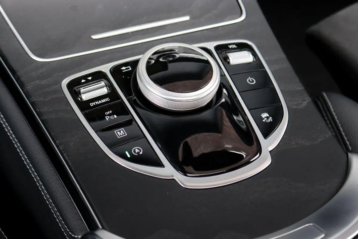 250 4MATIC AMG Line | Schuifdak | Dodehoekassistent | Nightpakket | Stoelverwarming | Camera | Zitcomfortpakket | Navigatie | Cruise Control | High Perf. LED |