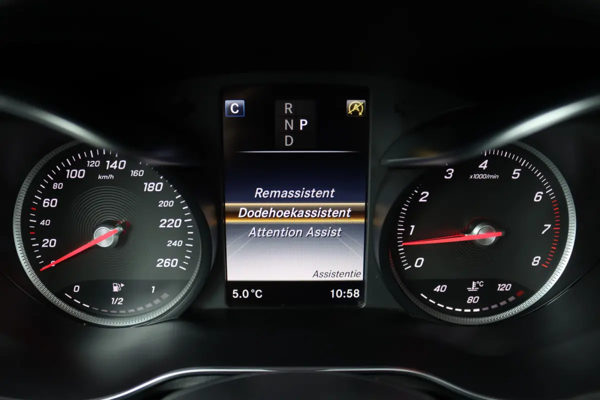 250 4MATIC AMG Line | Schuifdak | Dodehoekassistent | Nightpakket | Stoelverwarming | Camera | Zitcomfortpakket | Navigatie | Cruise Control | High Perf. LED |