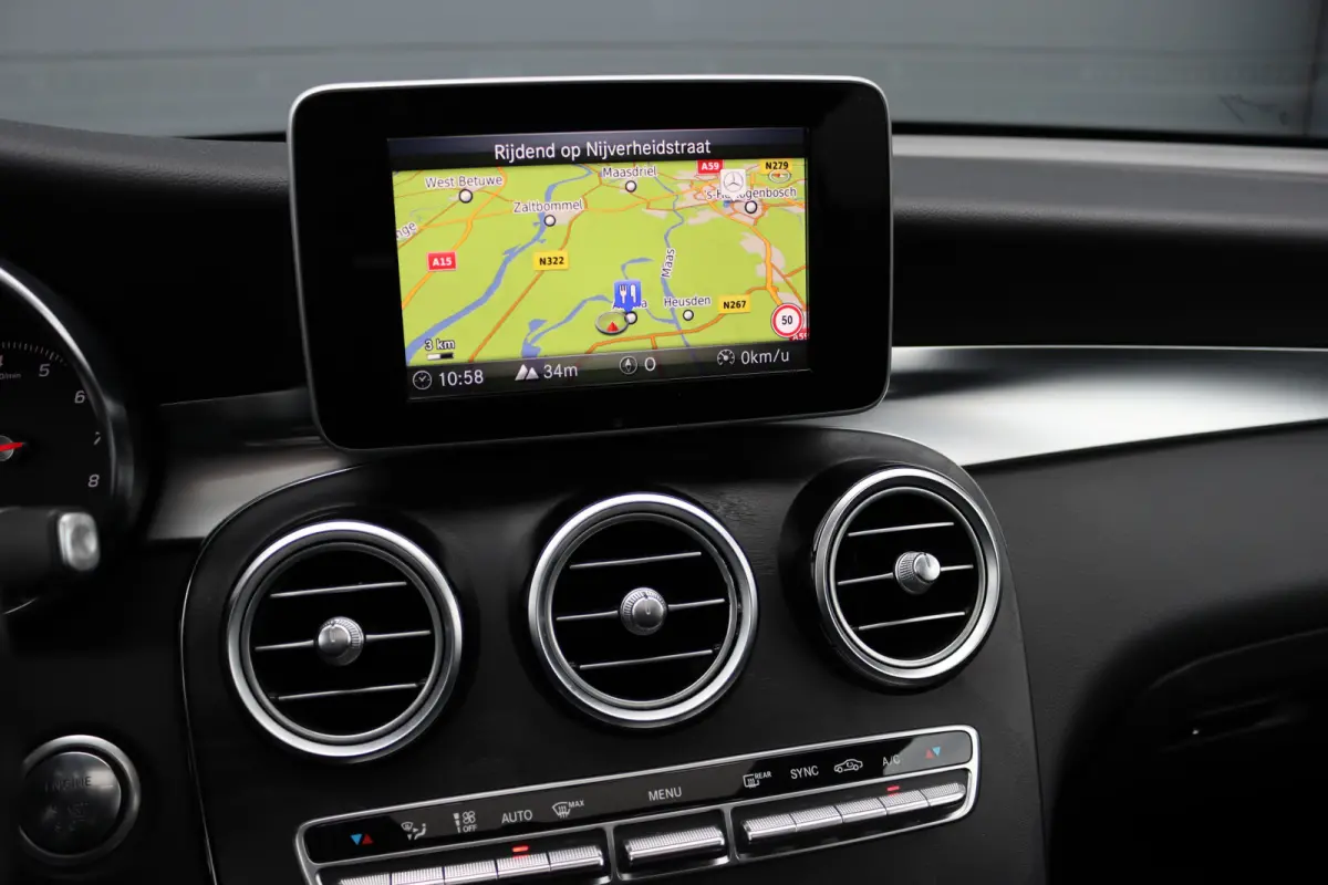 250 4MATIC AMG Line | Schuifdak | Dodehoekassistent | Nightpakket | Stoelverwarming | Camera | Zitcomfortpakket | Navigatie | Cruise Control | High Perf. LED |