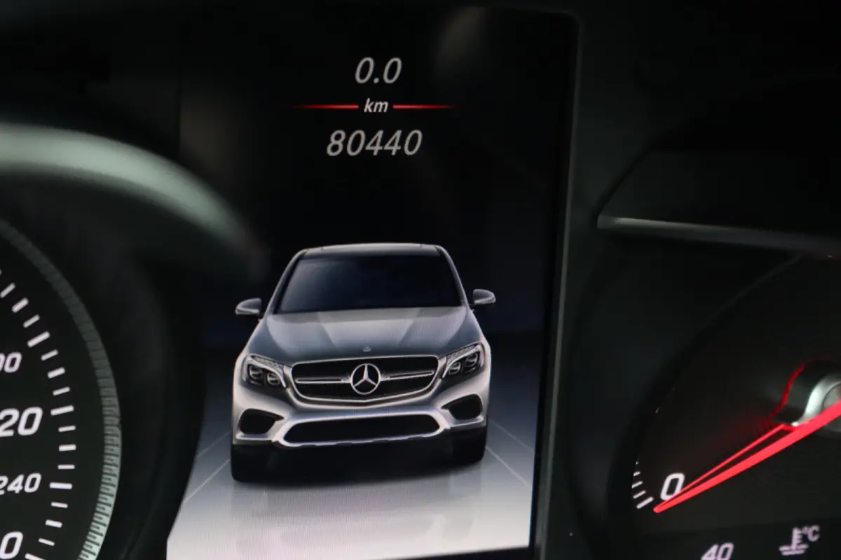 250 4MATIC AMG Line | Schuifdak | Dodehoekassistent | Nightpakket | Stoelverwarming | Camera | Zitcomfortpakket | Navigatie | Cruise Control | High Perf. LED |