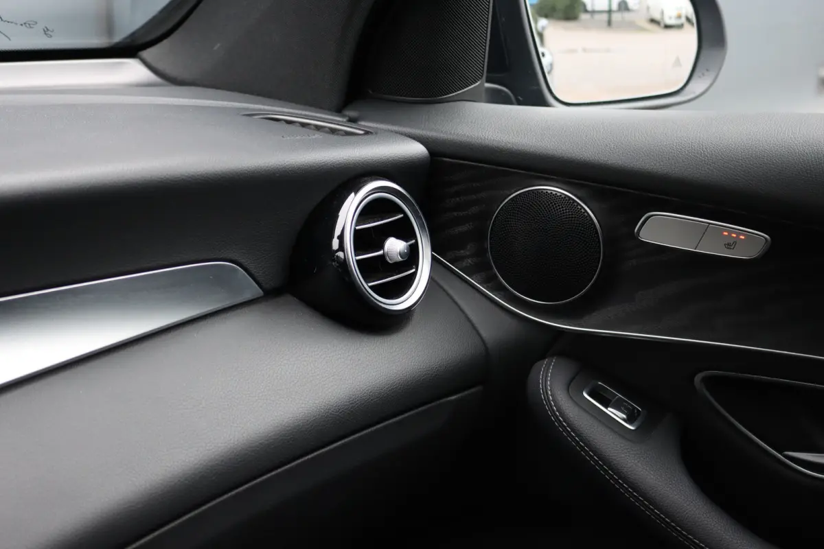 250 4MATIC AMG Line | Schuifdak | Dodehoekassistent | Nightpakket | Stoelverwarming | Camera | Zitcomfortpakket | Navigatie | Cruise Control | High Perf. LED |