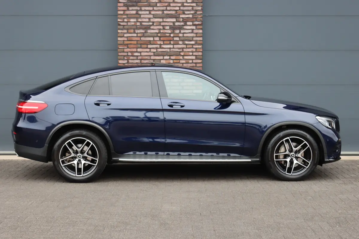 250 4MATIC AMG Line | Schuifdak | Dodehoekassistent | Nightpakket | Stoelverwarming | Camera | Zitcomfortpakket | Navigatie | Cruise Control | High Perf. LED |