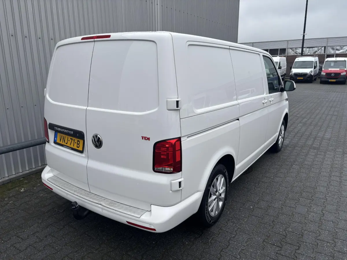 2.0 TDI L1H1*AUTOM.*CARPLAY*A/C*CRUISE*NAVI*HAAK*