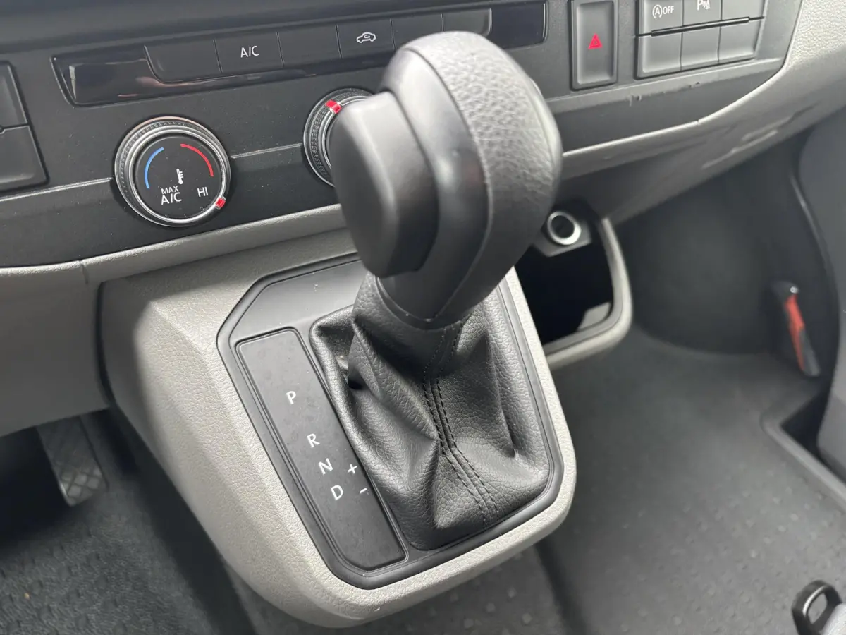 2.0 TDI L1H1*AUTOM.*CARPLAY*A/C*CRUISE*NAVI*HAAK*