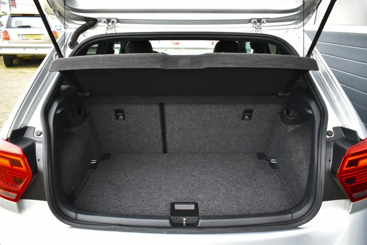 1.0 TSI Highline R-Line Automaat leer !!