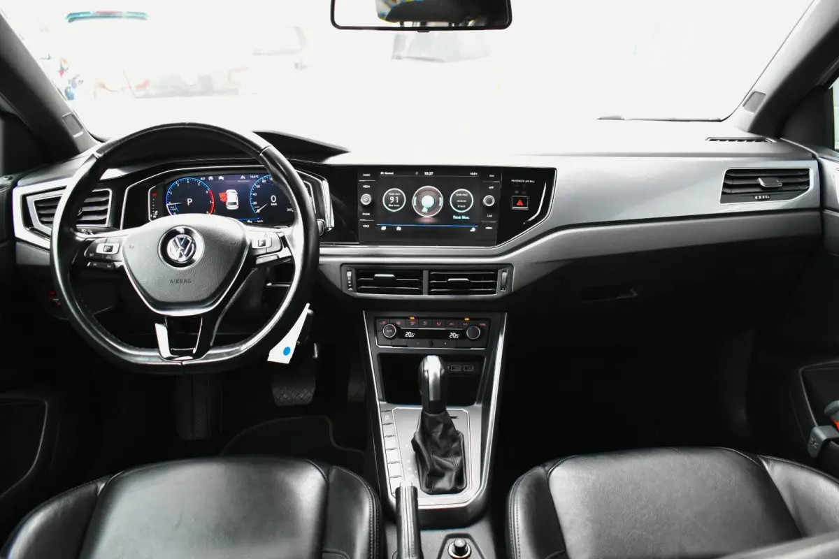 1.0 TSI Highline R-Line Automaat leer !!