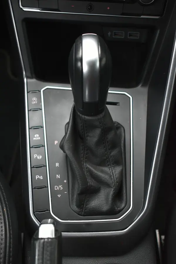 1.0 TSI Highline R-Line Automaat leer !!