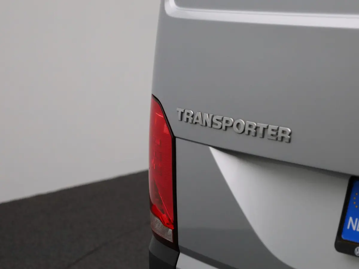 2.0 TDI L2H1 150PK | Multifuntioneel Stuurwiel | Airco | Alarm | Parkeerhulp Achter | Cruise Control | Radio | Sortimo | TomTom Navigatie | Armleuningen | Elektrisch Verstel/Verwarmbare Spie
