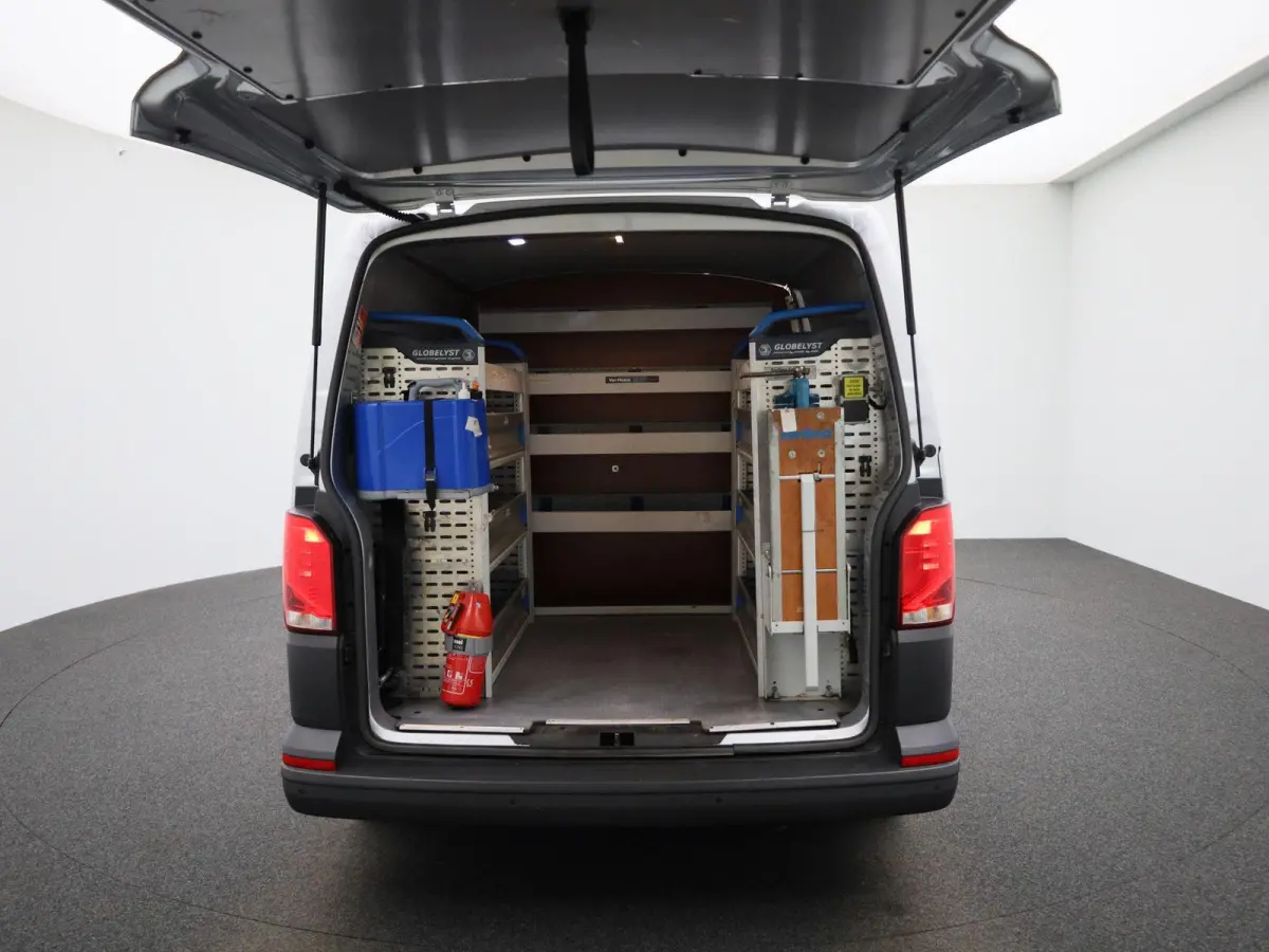 2.0 TDI L2H1 150PK | Multifuntioneel Stuurwiel | Airco | Alarm | Parkeerhulp Achter | Cruise Control | Radio | Sortimo | TomTom Navigatie | Armleuningen | Elektrisch Verstel/Verwarmbare Spie