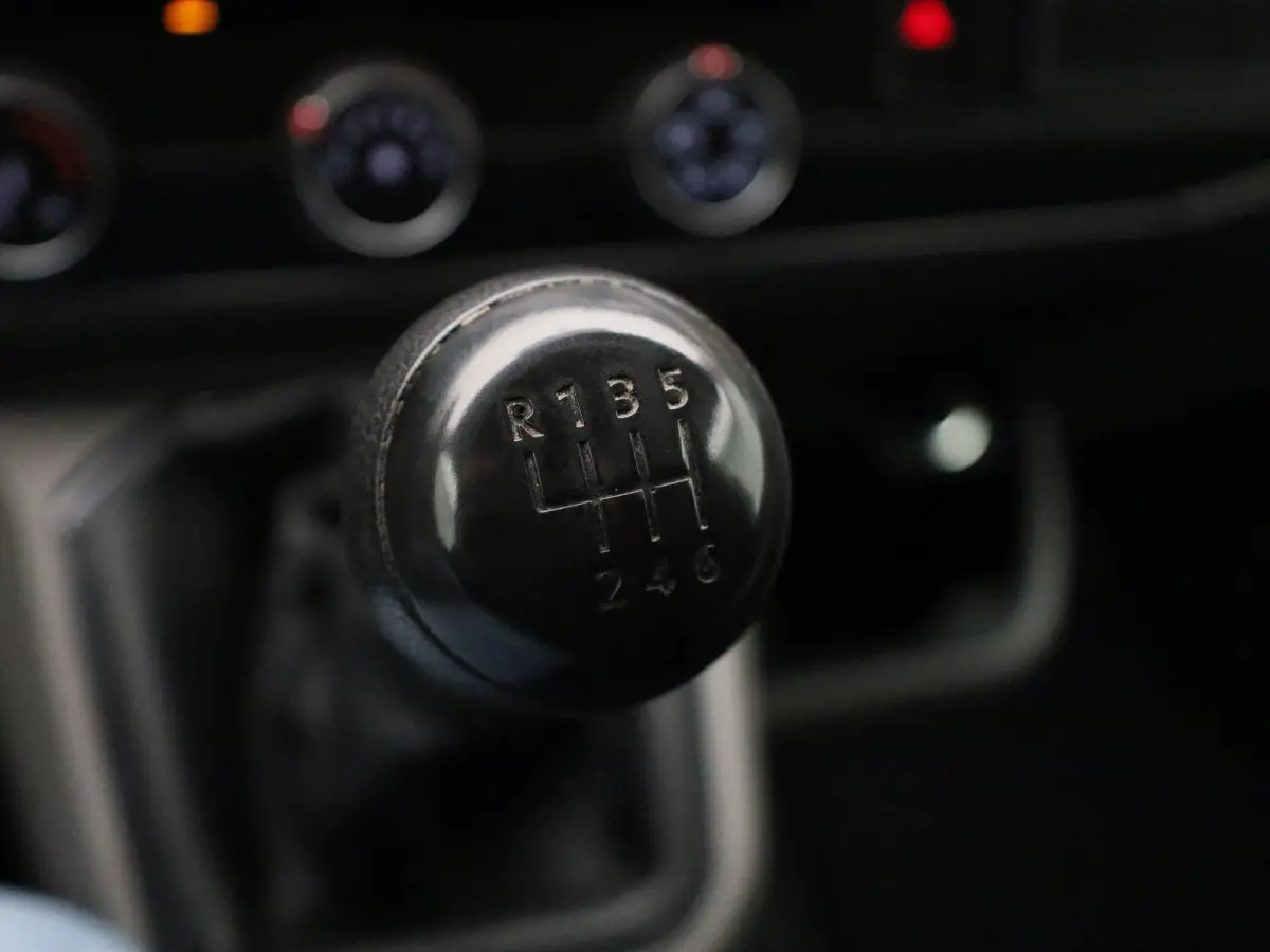 2.0 TDI L2H1 150PK | Multifuntioneel Stuurwiel | Airco | Alarm | Parkeerhulp Achter | Cruise Control | Radio | Sortimo | TomTom Navigatie | Armleuningen | Elektrisch Verstel/Verwarmbare Spie