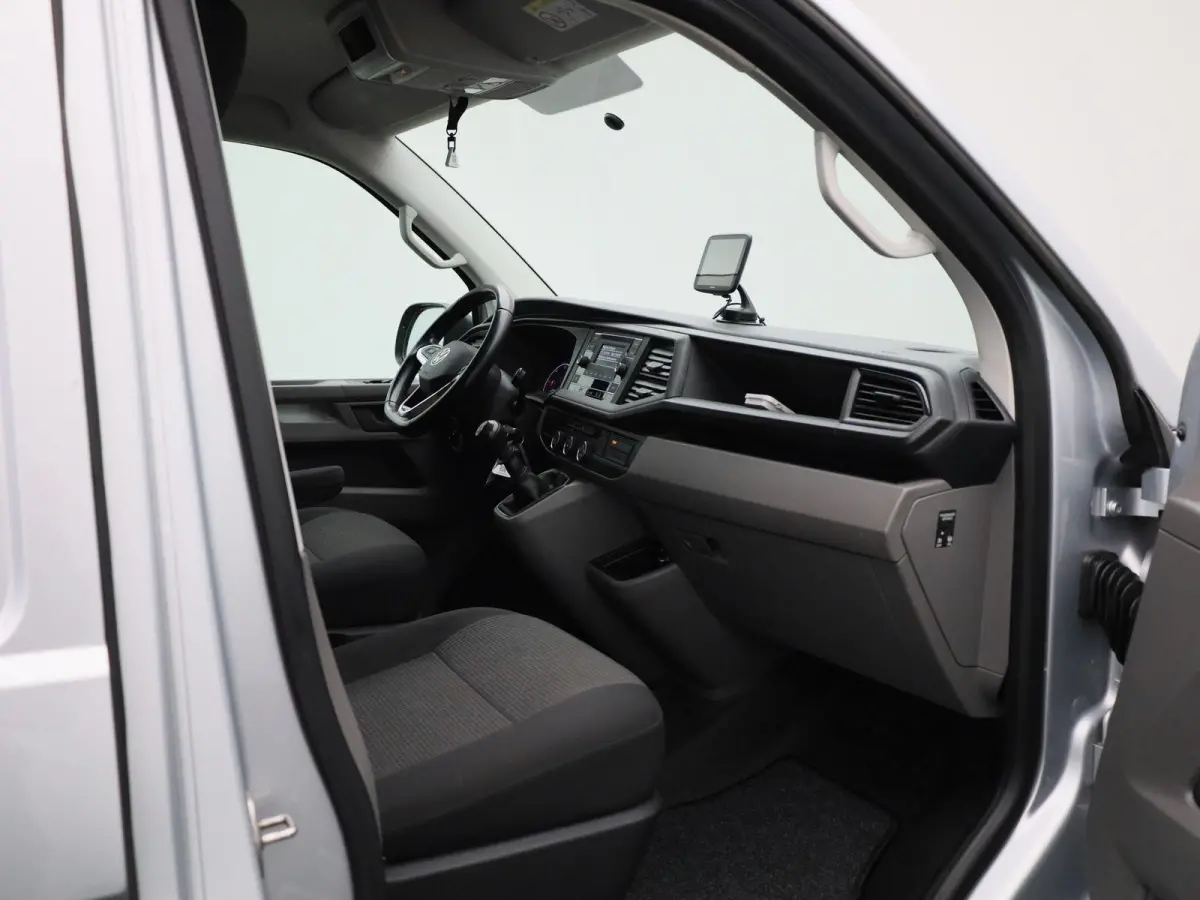 2.0 TDI L2H1 150PK | Multifuntioneel Stuurwiel | Airco | Alarm | Parkeerhulp Achter | Cruise Control | Radio | Sortimo | TomTom Navigatie | Armleuningen | Elektrisch Verstel/Verwarmbare Spie