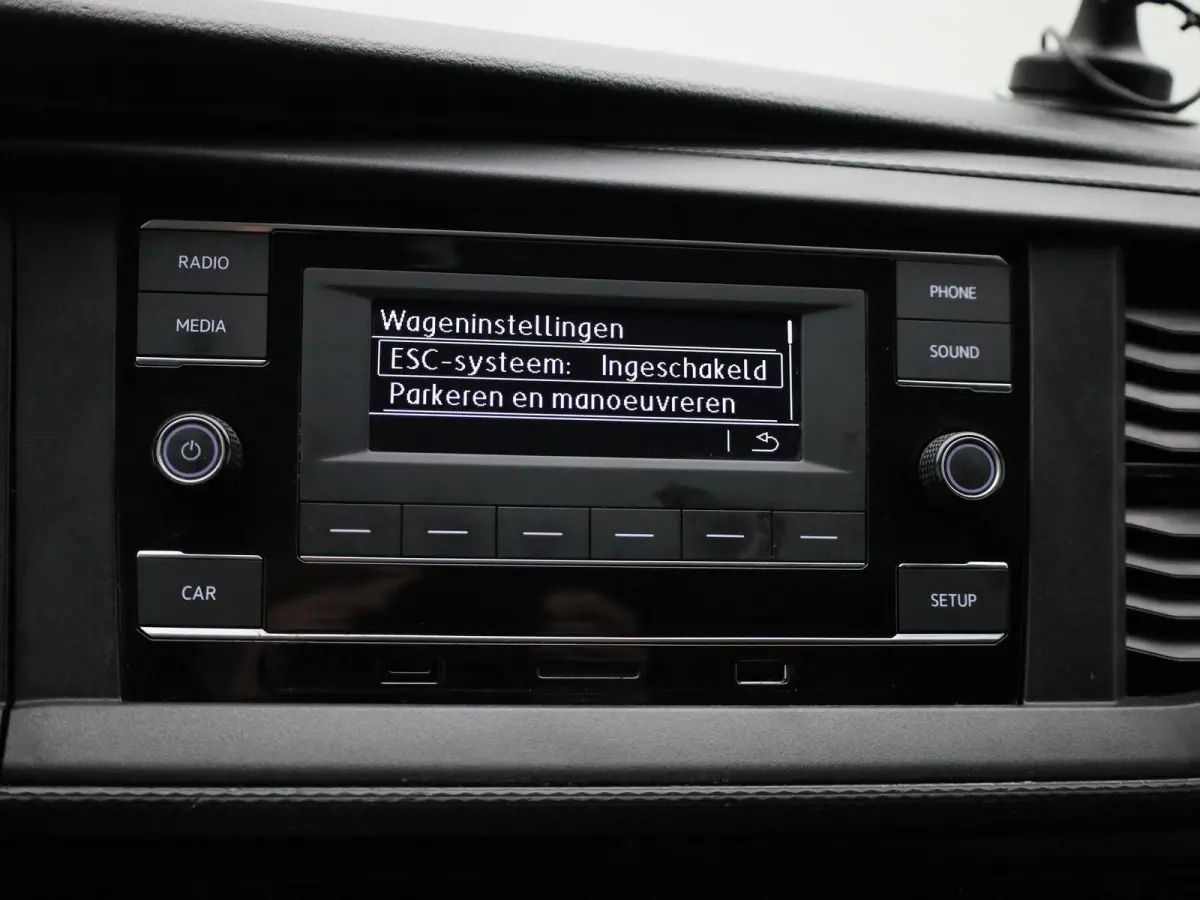 2.0 TDI L2H1 150PK | Multifuntioneel Stuurwiel | Airco | Alarm | Parkeerhulp Achter | Cruise Control | Radio | Sortimo | TomTom Navigatie | Armleuningen | Elektrisch Verstel/Verwarmbare Spie
