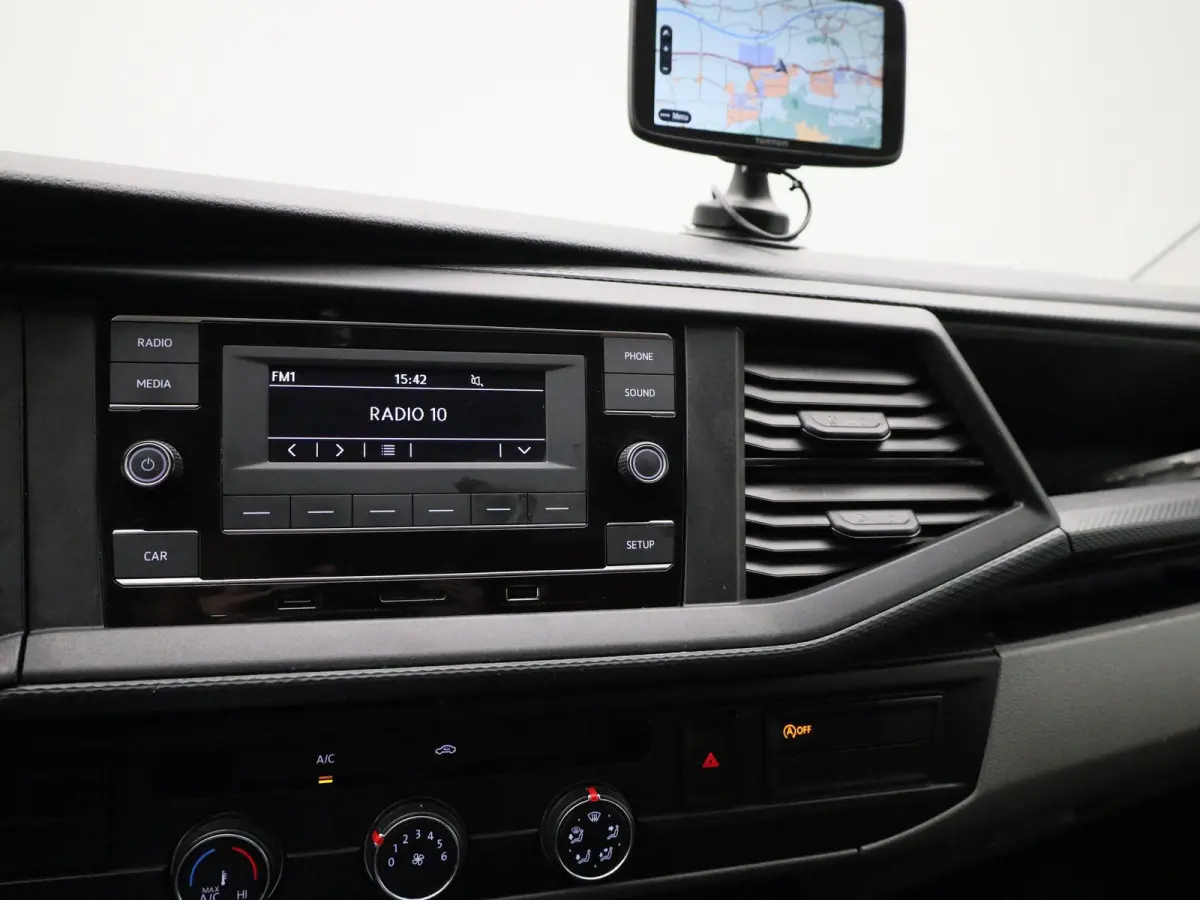 2.0 TDI L2H1 150PK | Multifuntioneel Stuurwiel | Airco | Alarm | Parkeerhulp Achter | Cruise Control | Radio | Sortimo | TomTom Navigatie | Armleuningen | Elektrisch Verstel/Verwarmbare Spie