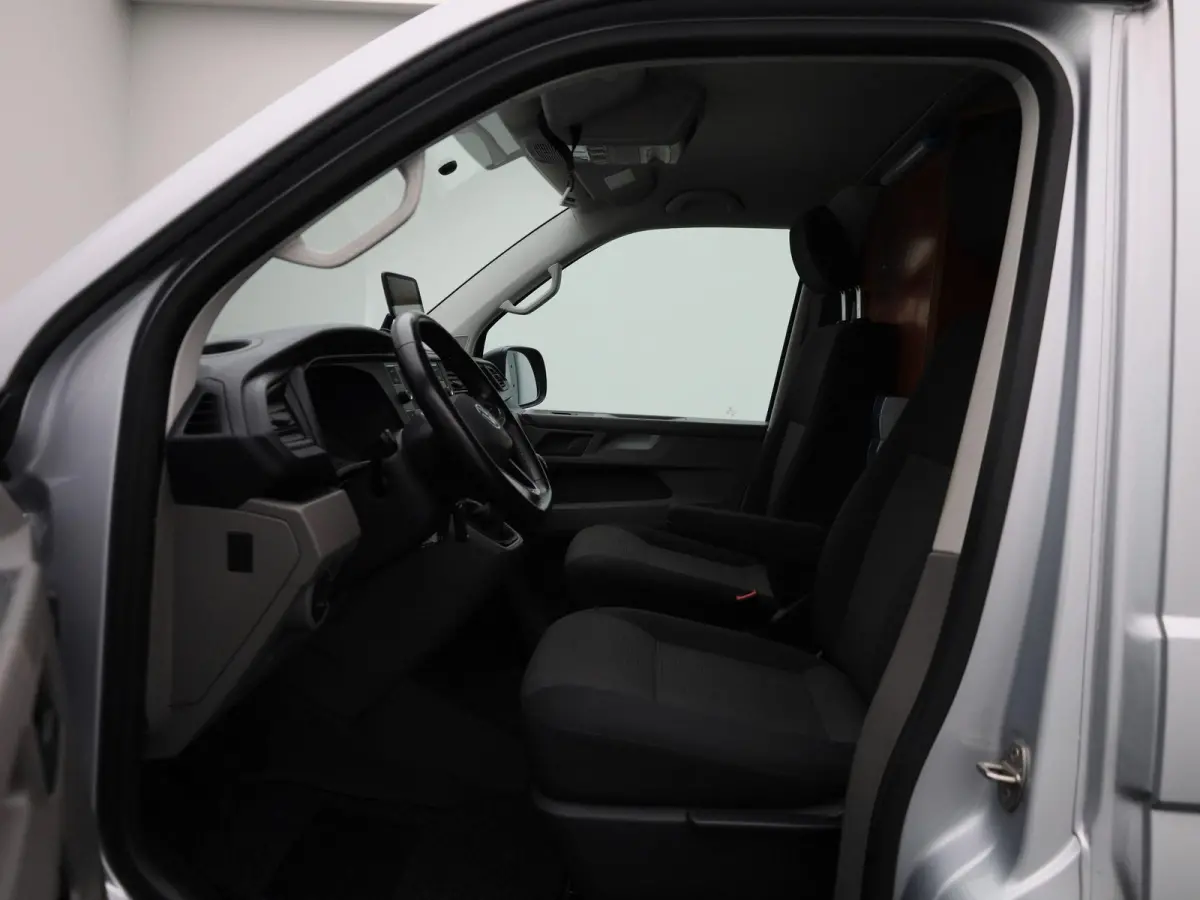 2.0 TDI L2H1 150PK | Multifuntioneel Stuurwiel | Airco | Alarm | Parkeerhulp Achter | Cruise Control | Radio | Sortimo | TomTom Navigatie | Armleuningen | Elektrisch Verstel/Verwarmbare Spie