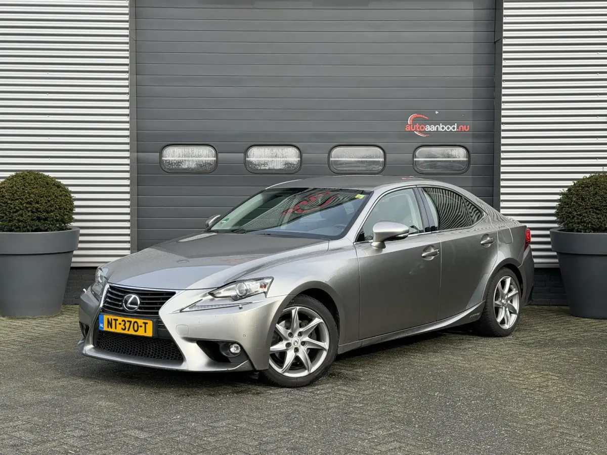 Lexus IS leasen