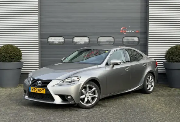 300h Business Line Pro | Navigatie | Camera | DAB | Lederen Bekleding | Lichtmetalen Velgen |