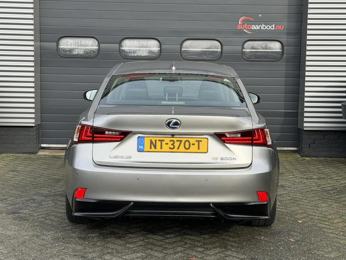 300h Business Line Pro | Navigatie | Camera | DAB | Lederen Bekleding | Lichtmetalen Velgen |