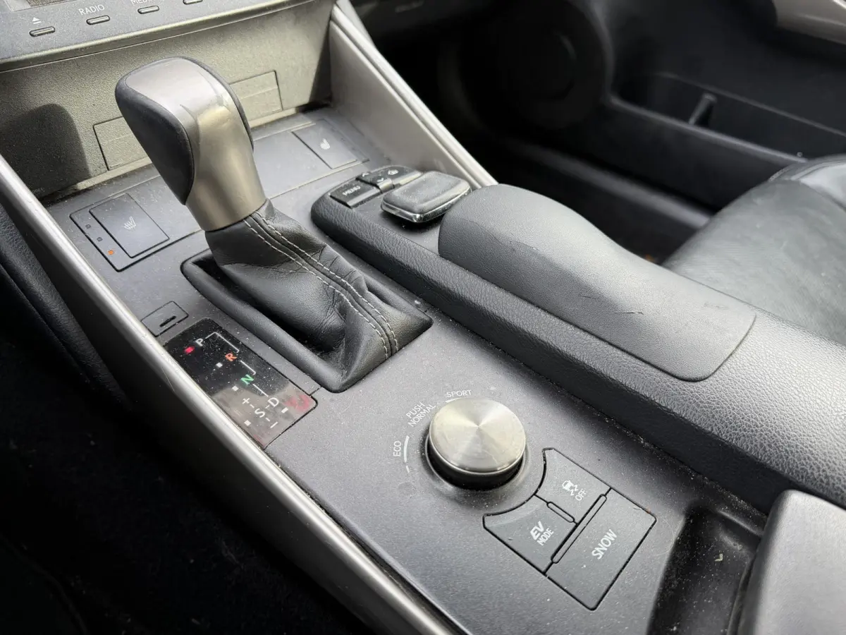 300h Business Line Pro | Navigatie | Camera | DAB | Lederen Bekleding | Lichtmetalen Velgen |