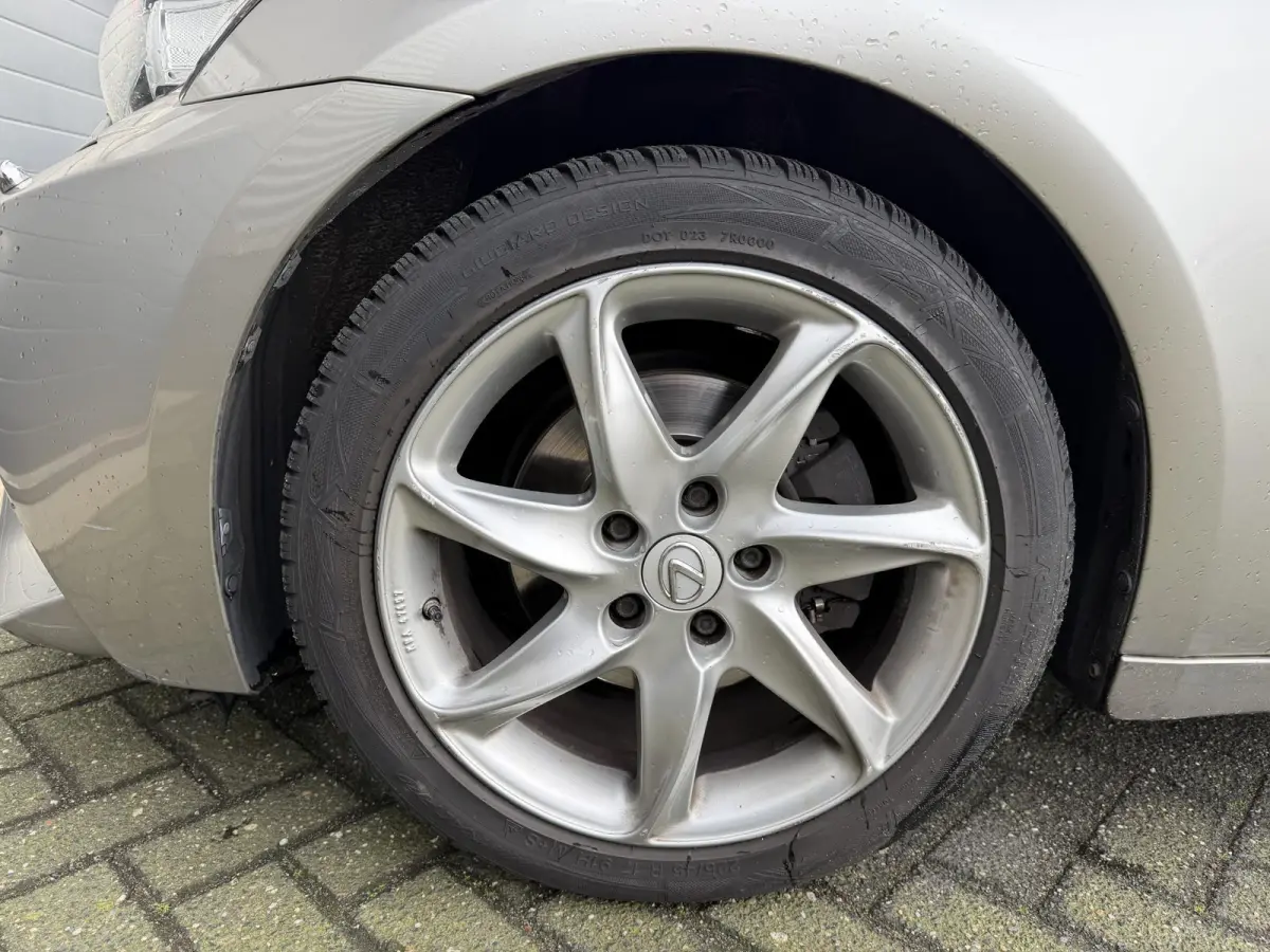 300h Business Line Pro | Navigatie | Camera | DAB | Lederen Bekleding | Lichtmetalen Velgen |